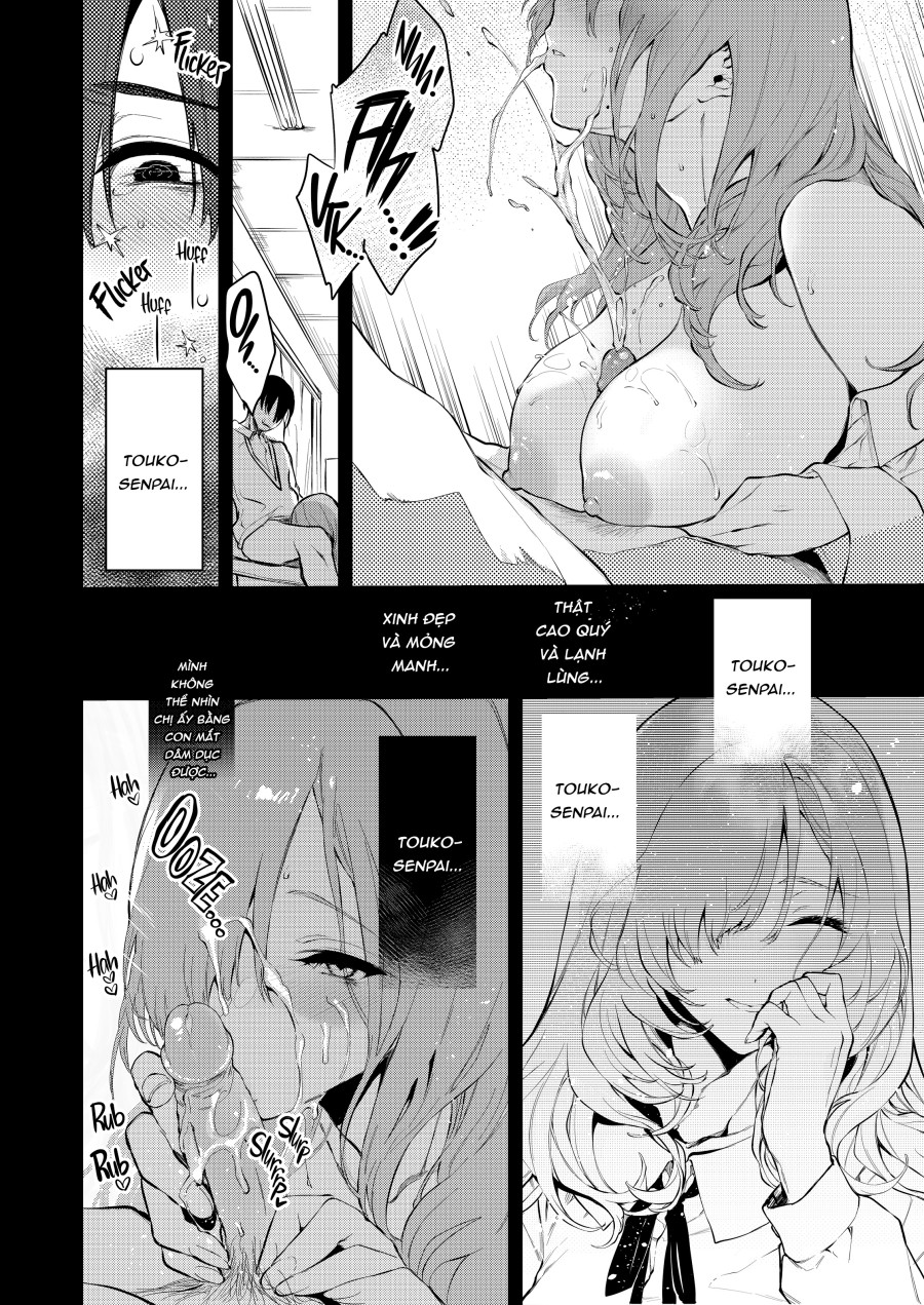 Touko-san bên trong căn phòng học cũ 