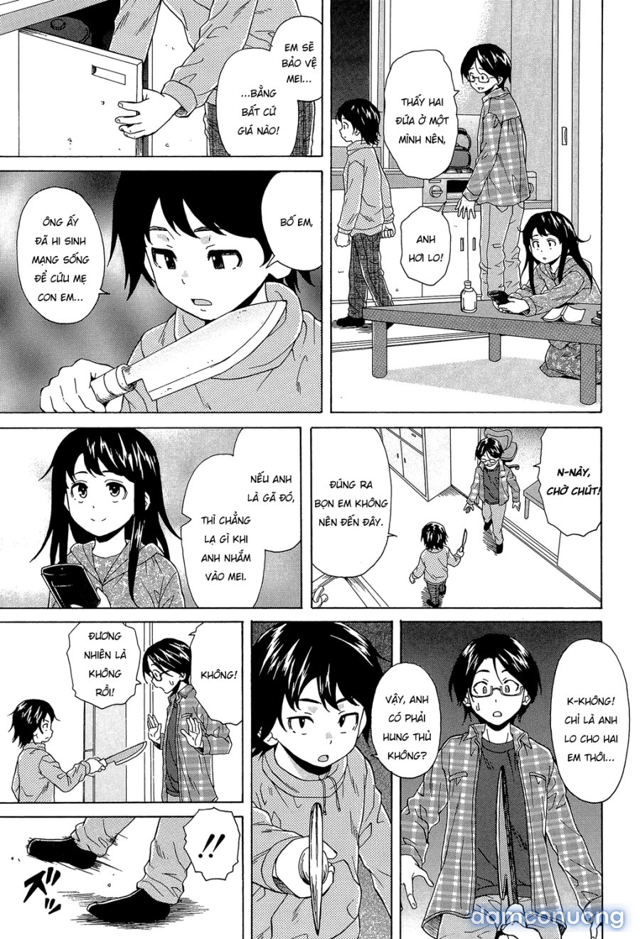 Phía sau cánh cửa 